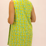 Tory Tunic, Spectacle