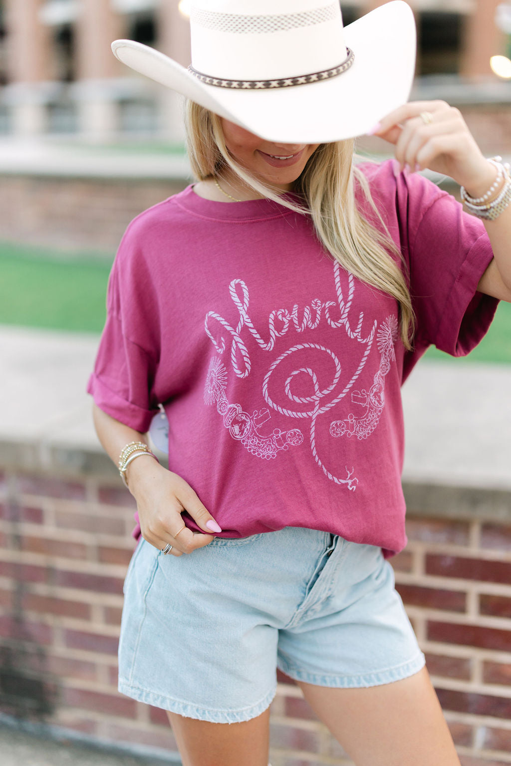 Howdy Tshirt, Maroon