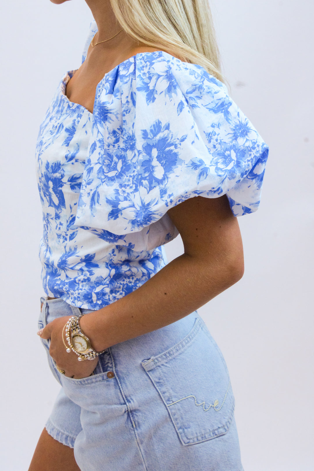 Blue Skies Bouquet Top, White/Blue
