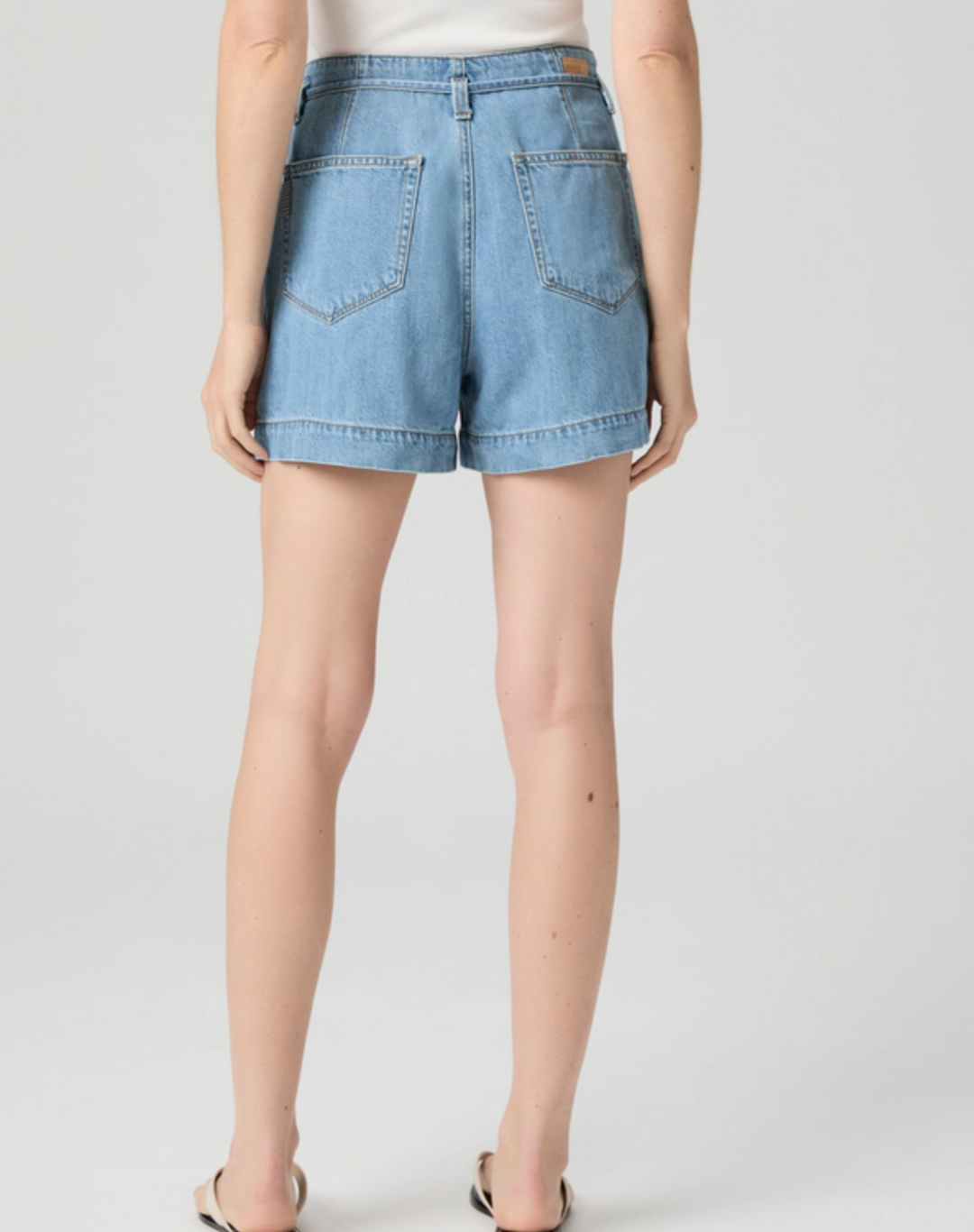 Anessa Short w/ Wasit Tie, Tranquility