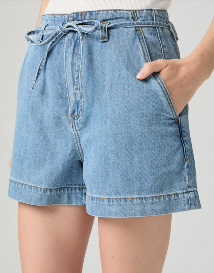 Anessa Short w/ Wasit Tie, Tranquility
