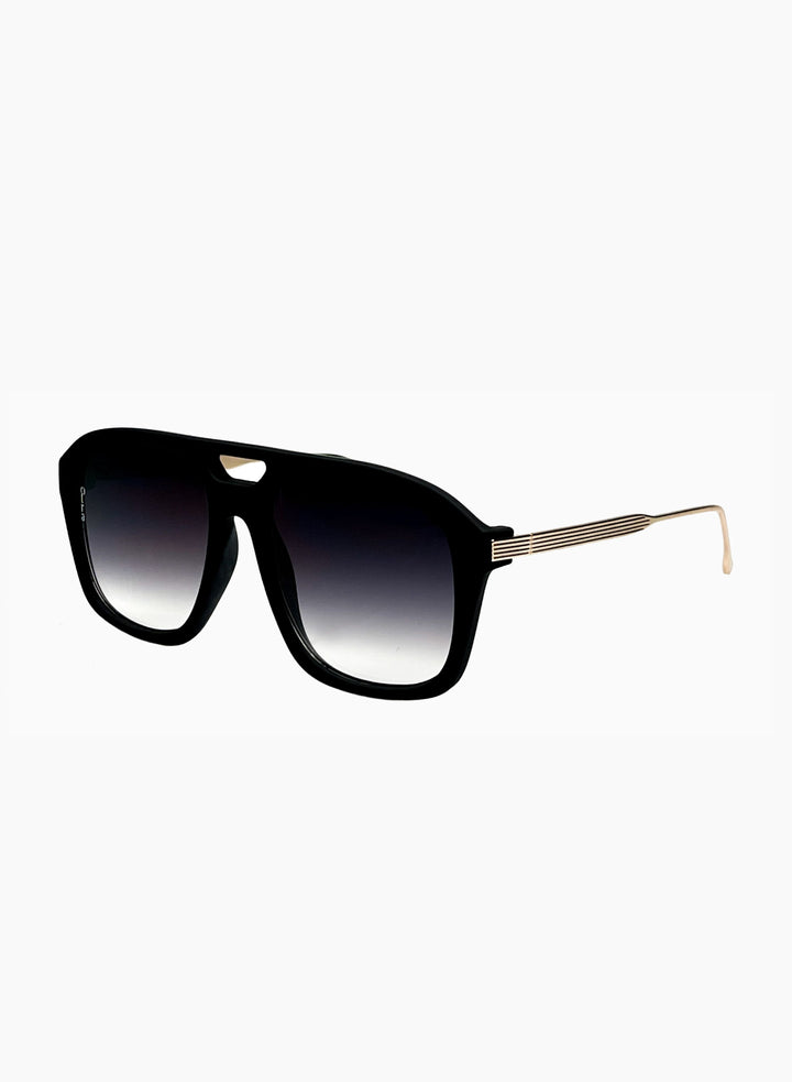 Reina, Matte Black/Smoke Fade
